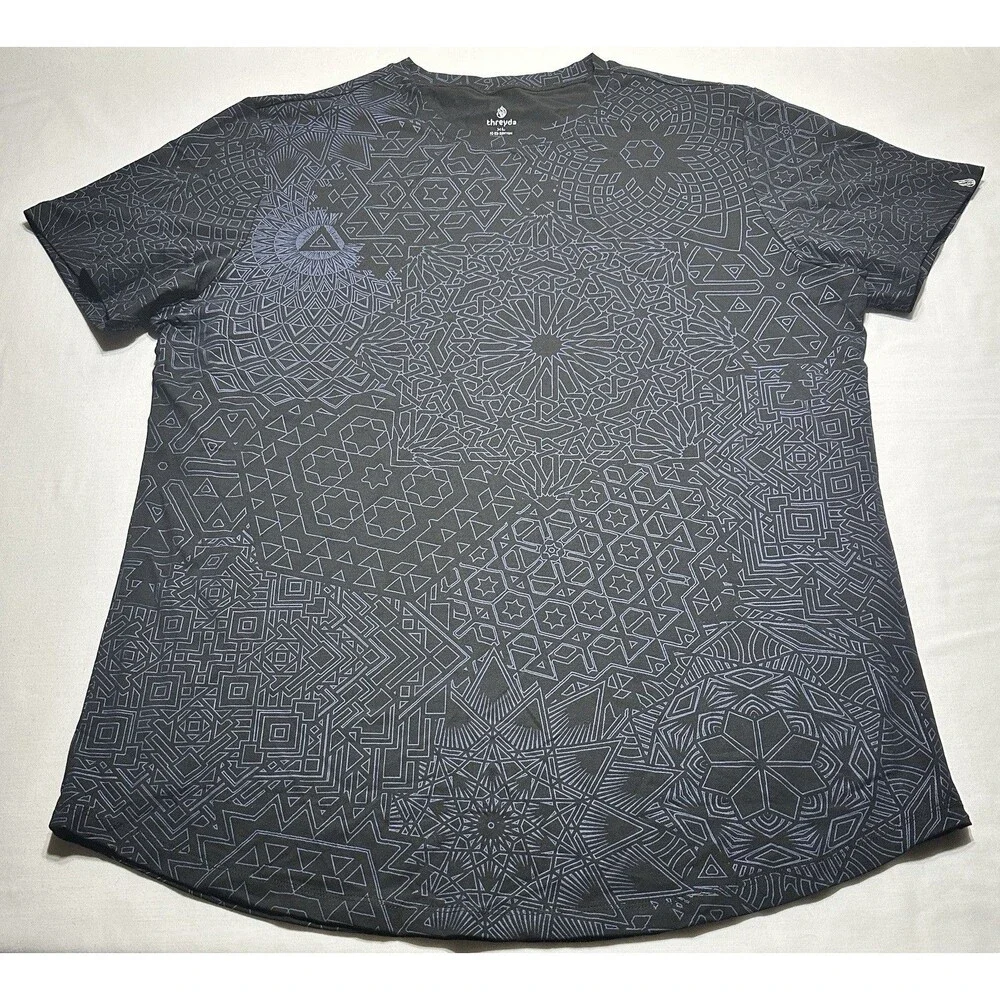 Threyda Geometric Pattern Short Sleeve Shirt Men's Size XL Artist Driven Apparel - Picture 1 of 8